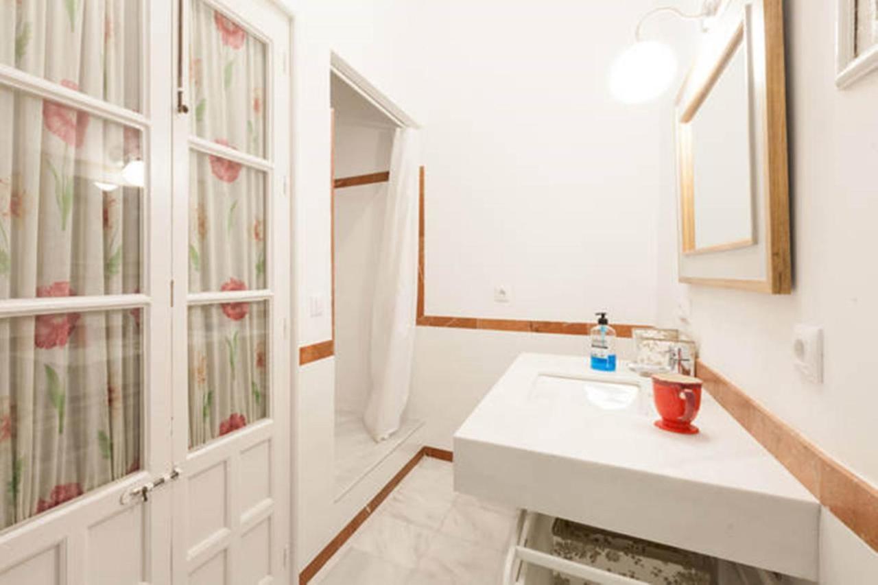 Apartamentos Rg Arenal Seville Room photo