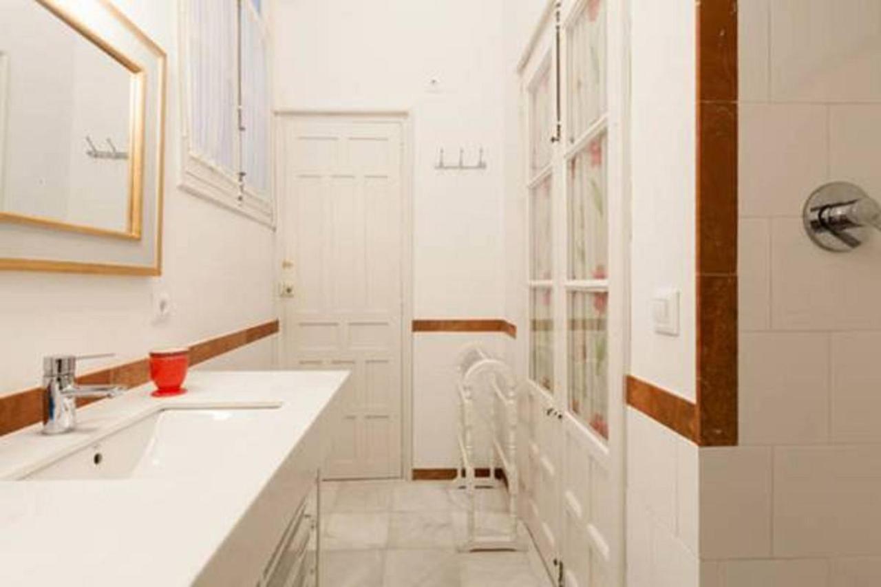 Apartamentos Rg Arenal Seville Room photo
