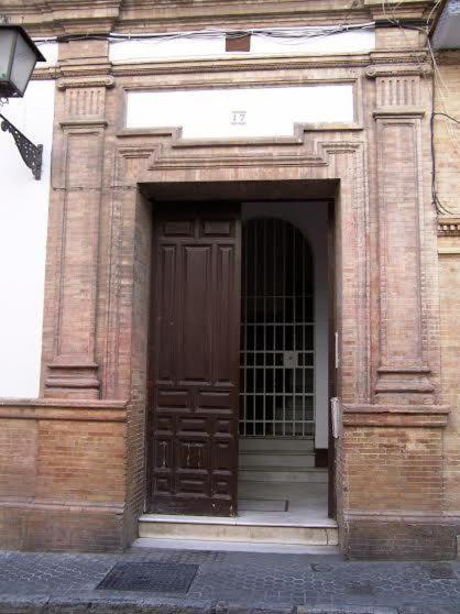 Apartamentos Rg Arenal Seville Room photo